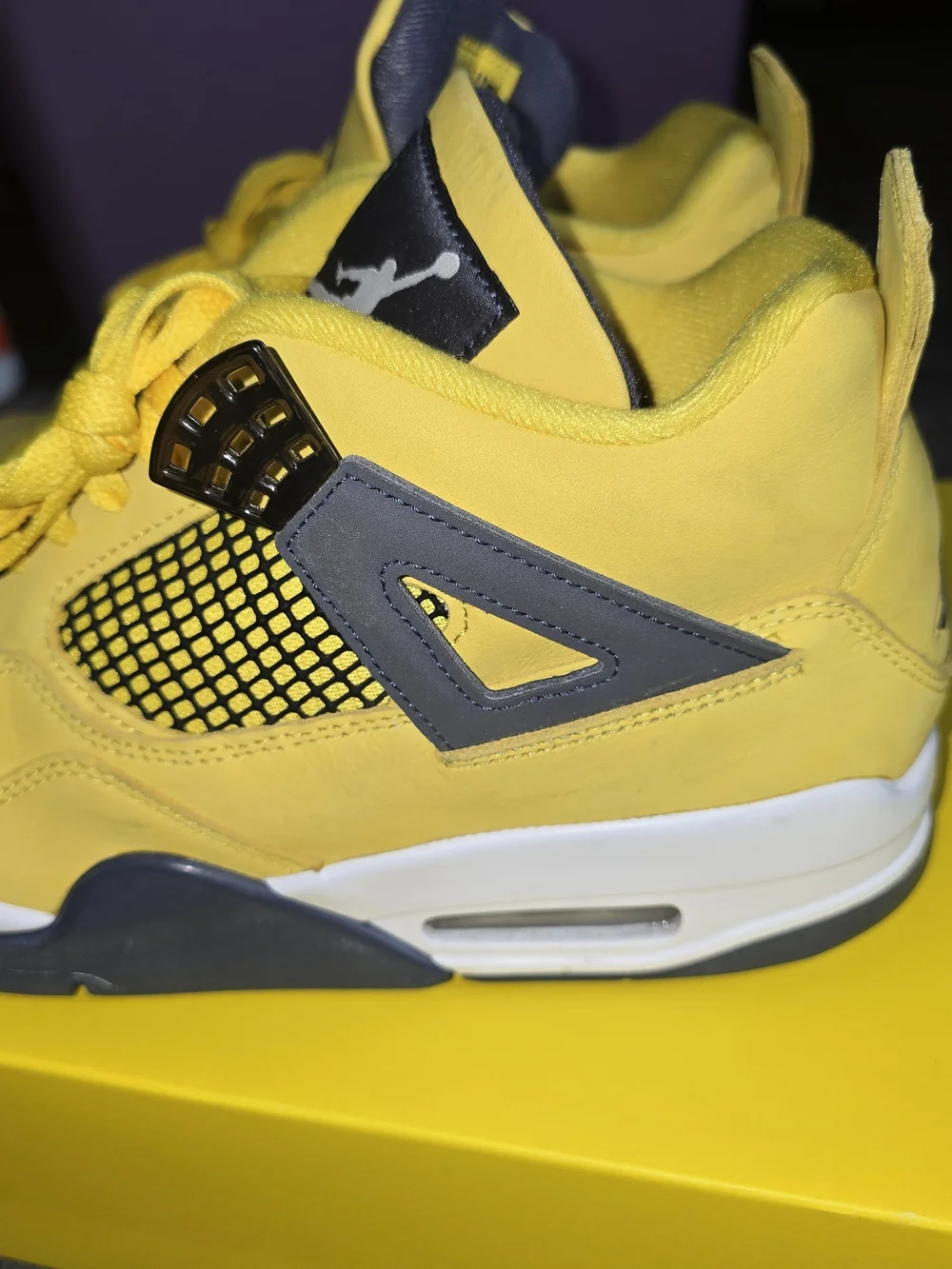 Nike Air Jordan 4 Retro Men’s Yellow Basketball Shoes Size 10